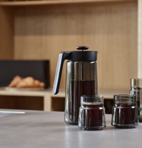 Jacob Jensen Dvoustěnný skleněný french press  Black 0,8 l